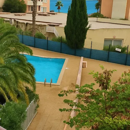 2 Mitoyens Avec Climatisation, Piscine Et Parking - Plages Et Port A 100m Apartment *