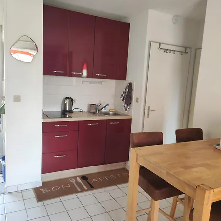 2 Mitoyens Avec Climatisation, Piscine Et Parking - Plages Et Port A 100m Apartmán